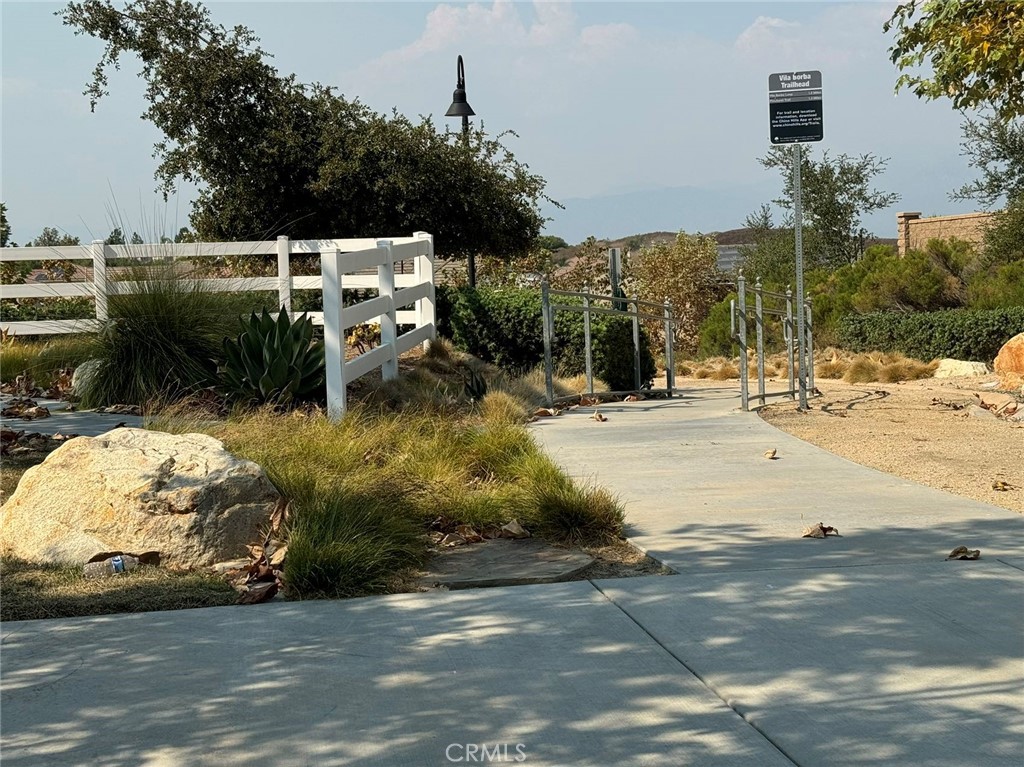 5619 Avenida De Portugal