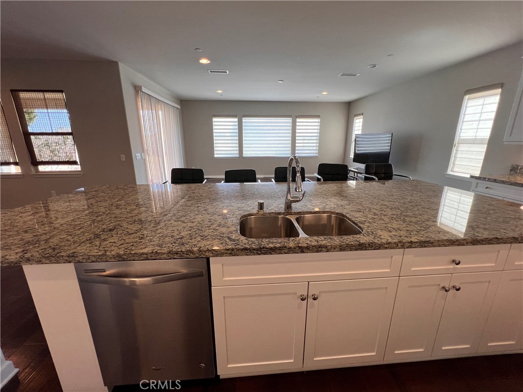 5619 Avenida De Portugal