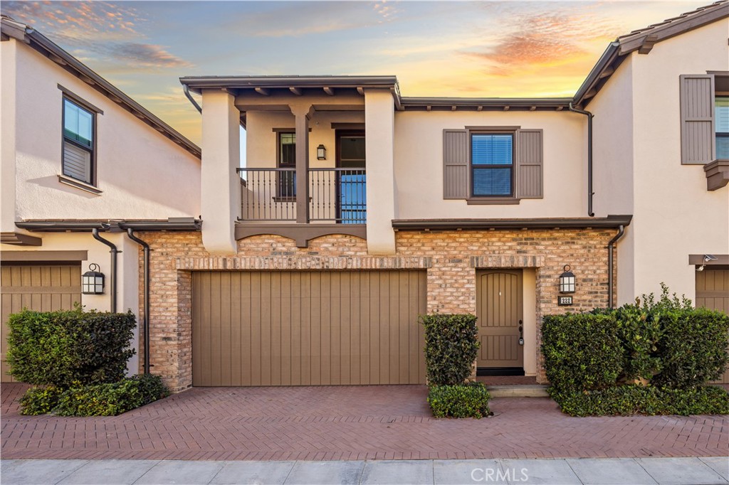 222 Crescent Moon