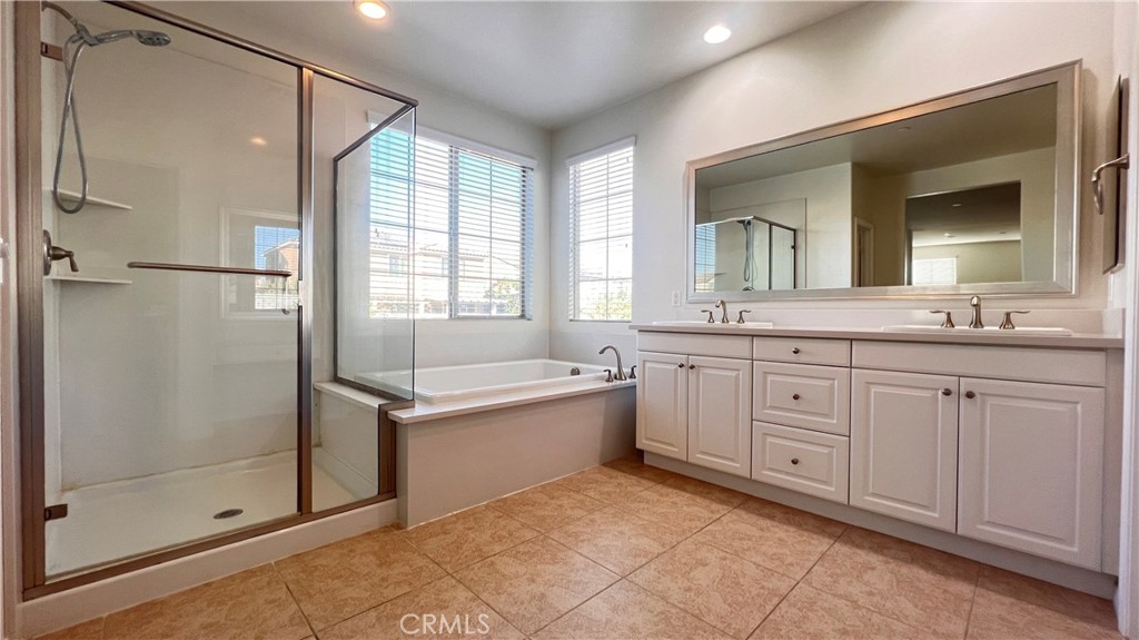 13322 Los Robles Court