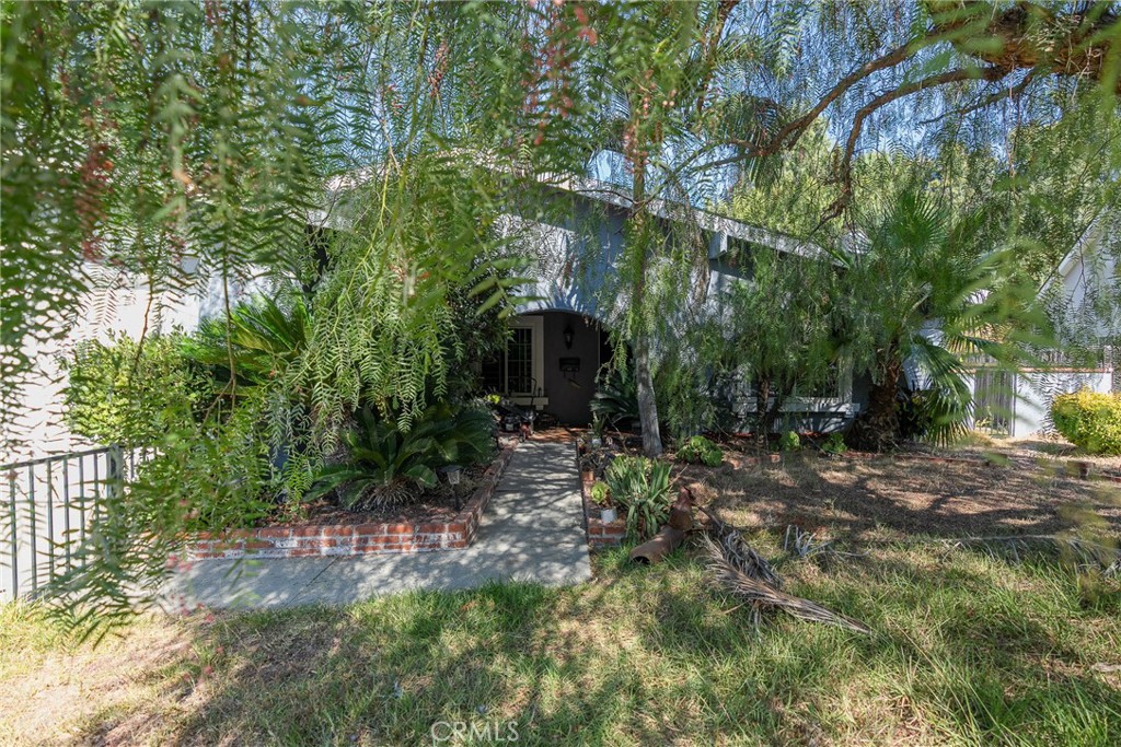1716 Kiowa Crest Drive