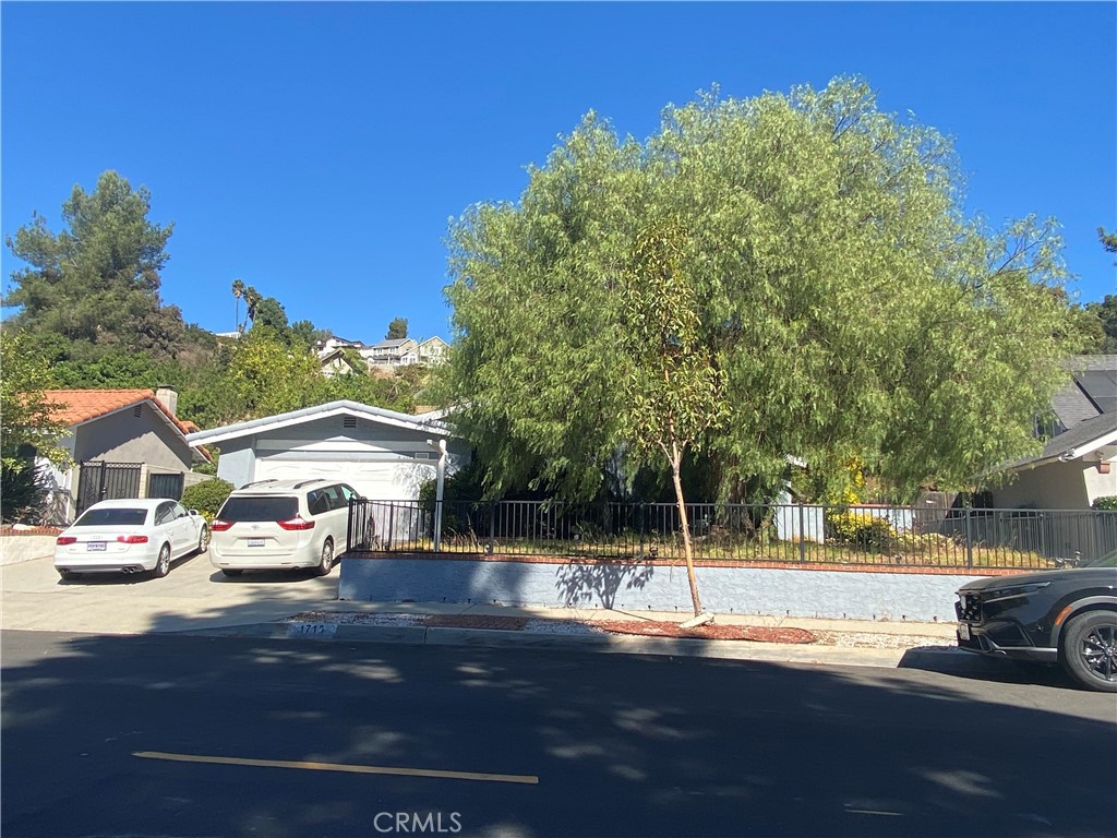 1716 Kiowa Crest Drive