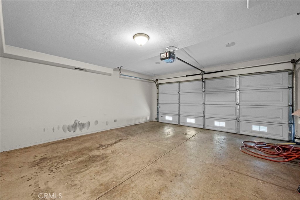 1444 Oakwood Way