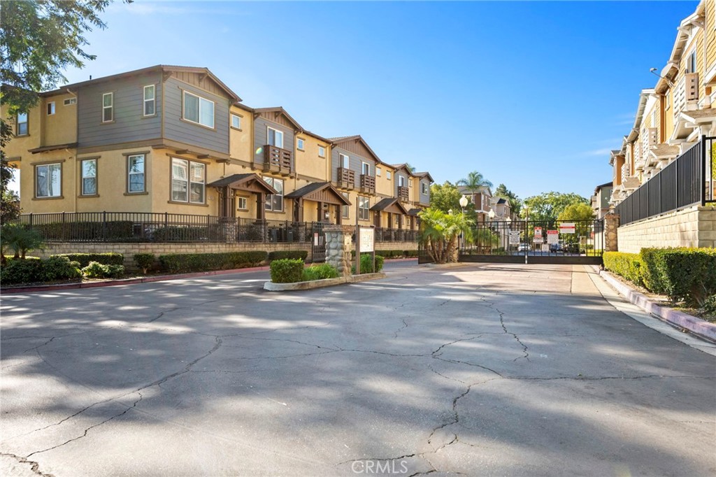 1444 Oakwood Way