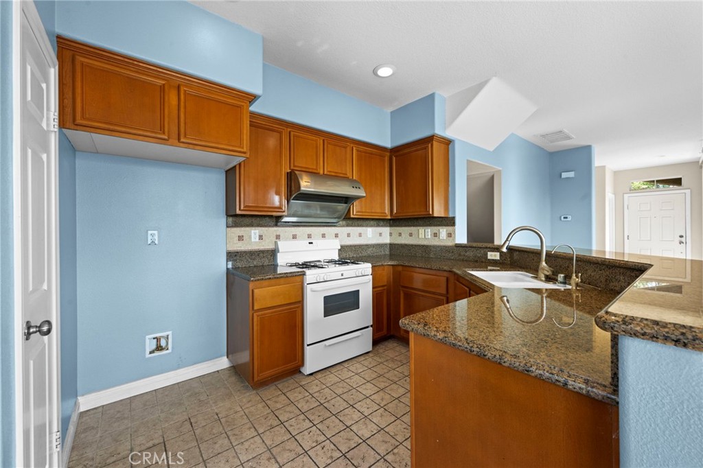 1444 Oakwood Way