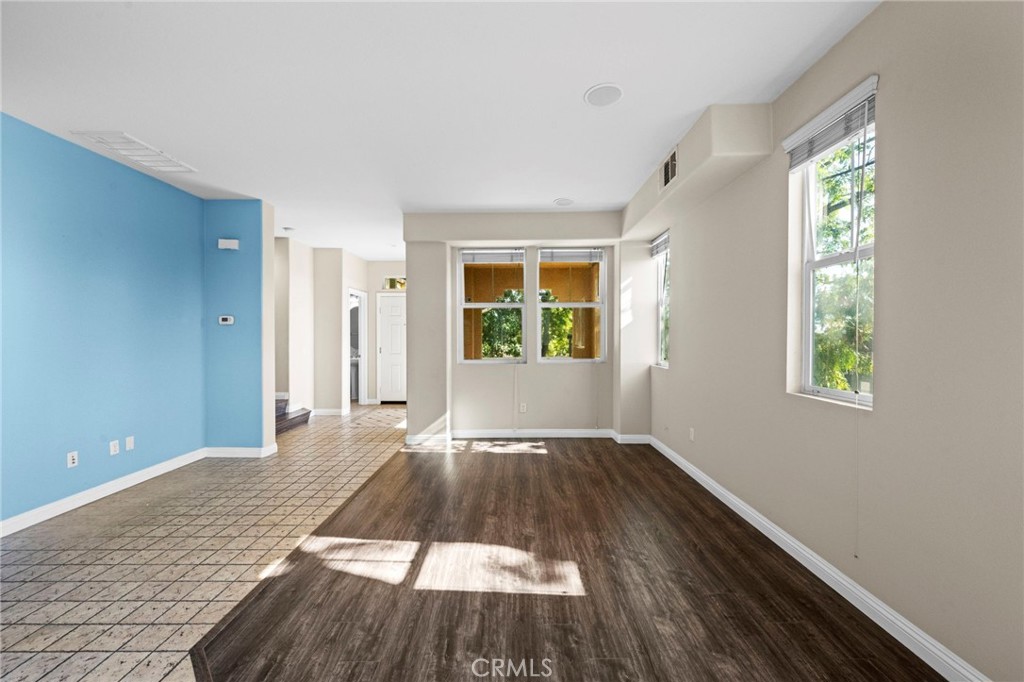 1444 Oakwood Way