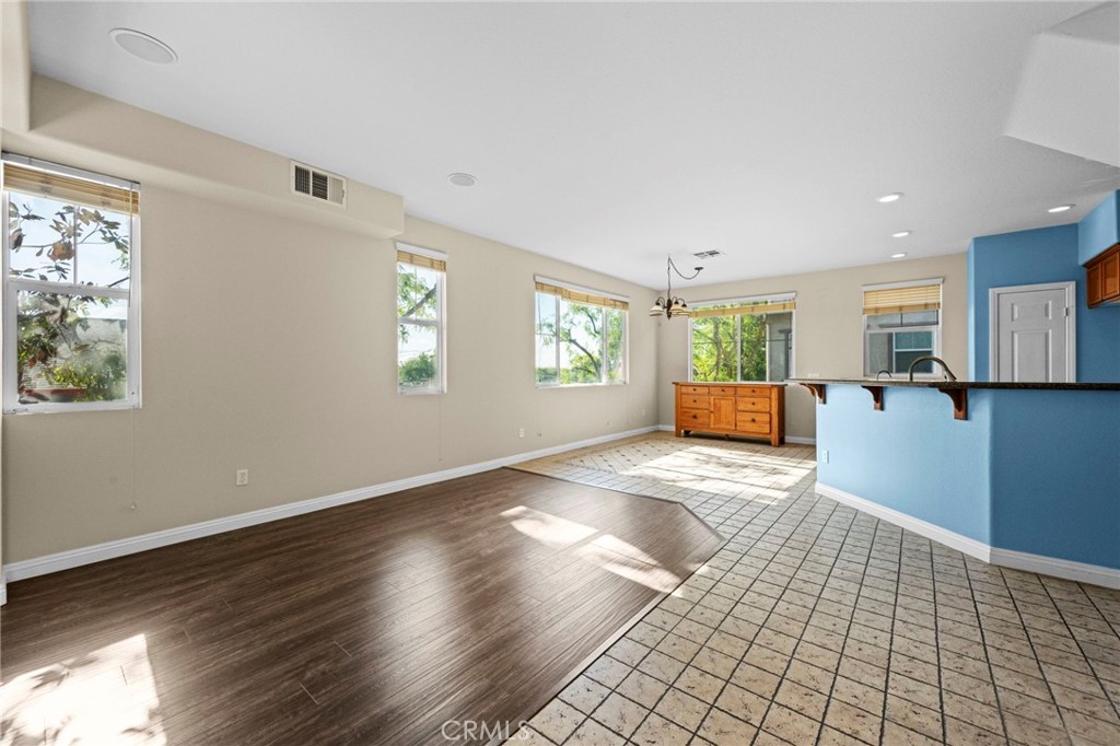 1444 Oakwood Way