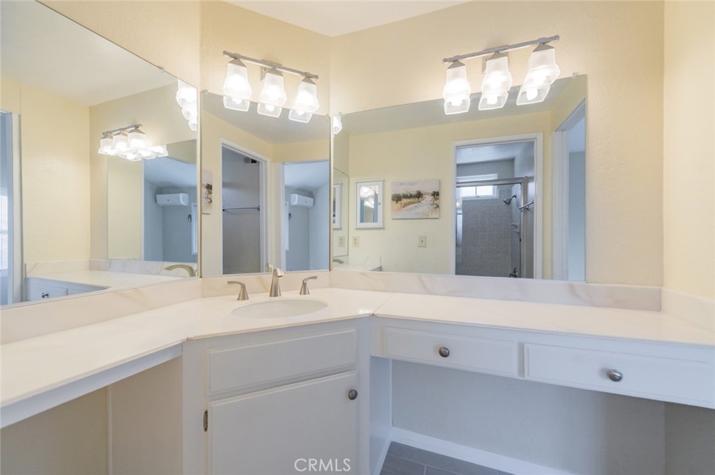 521 Avenida Presidio