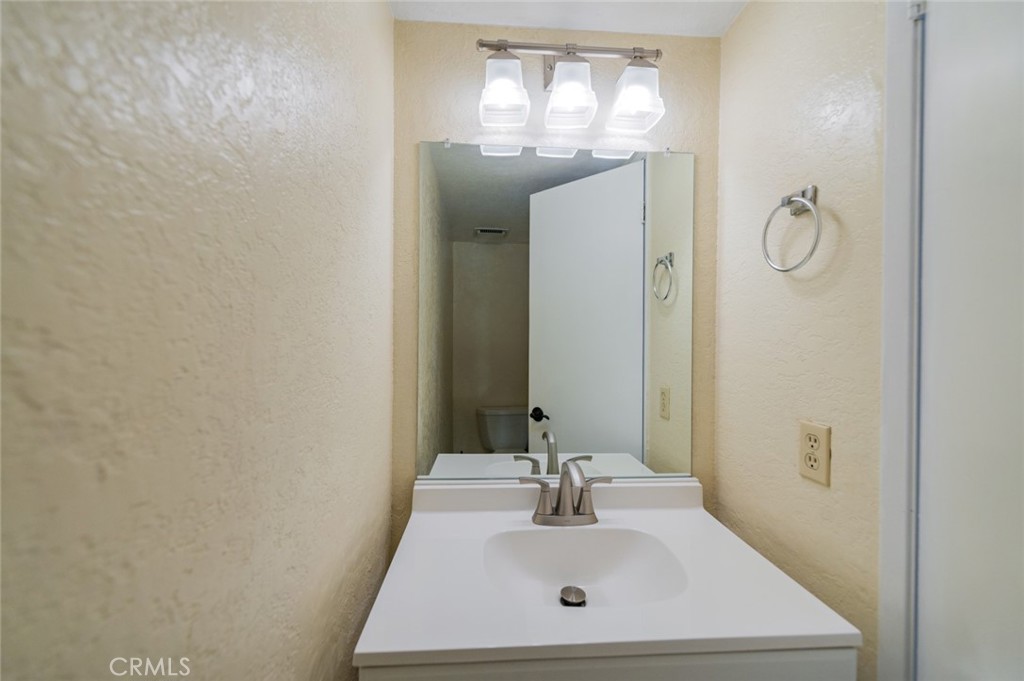 521 Avenida Presidio