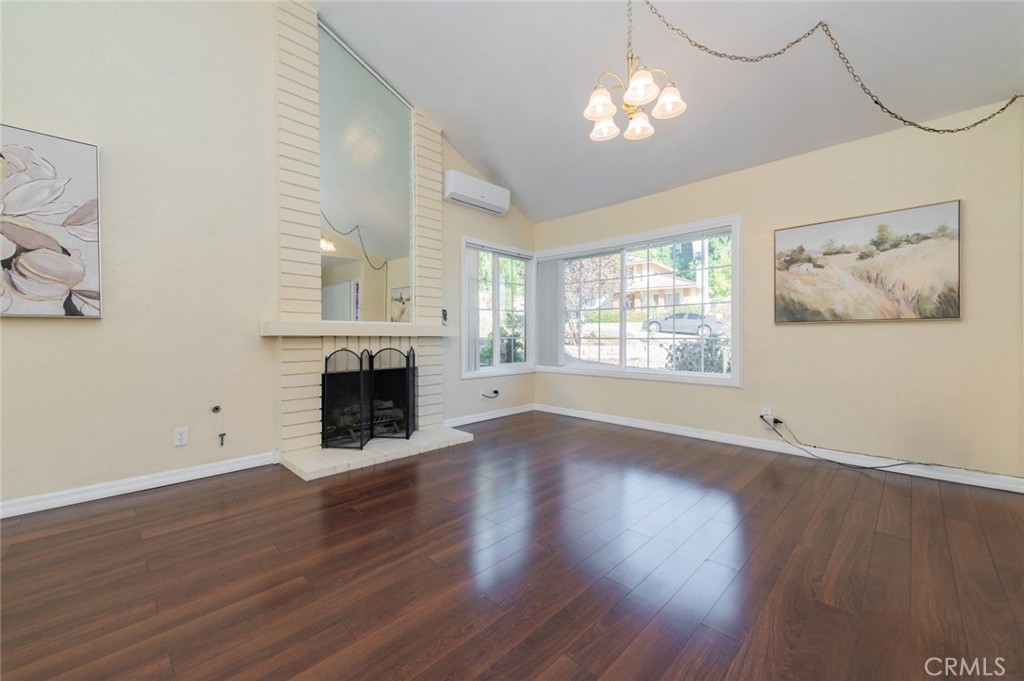 521 Avenida Presidio