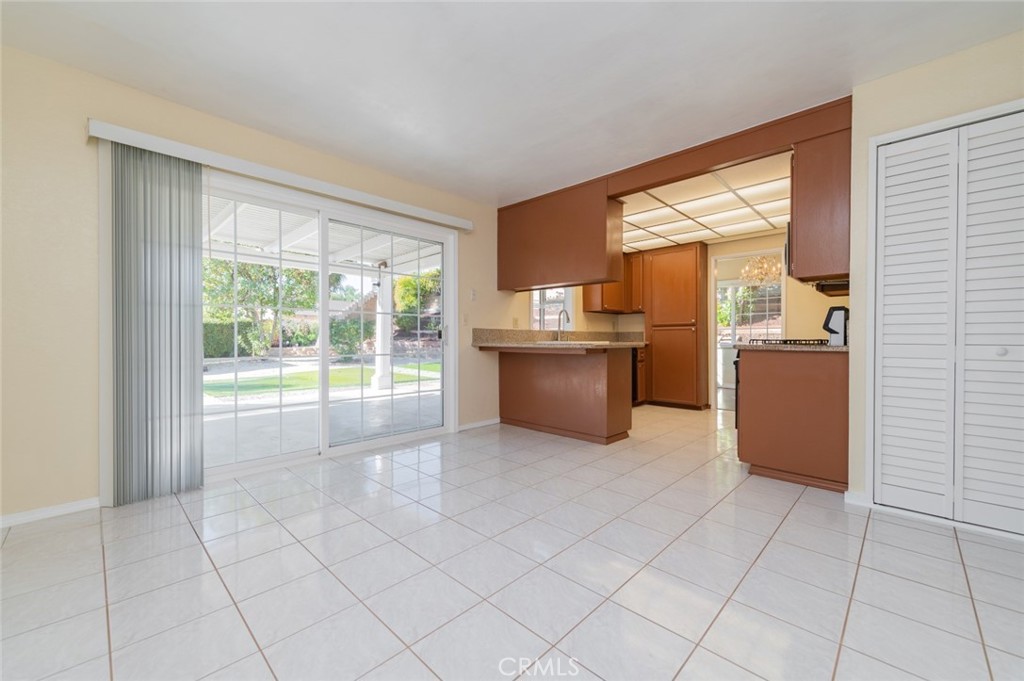 521 Avenida Presidio