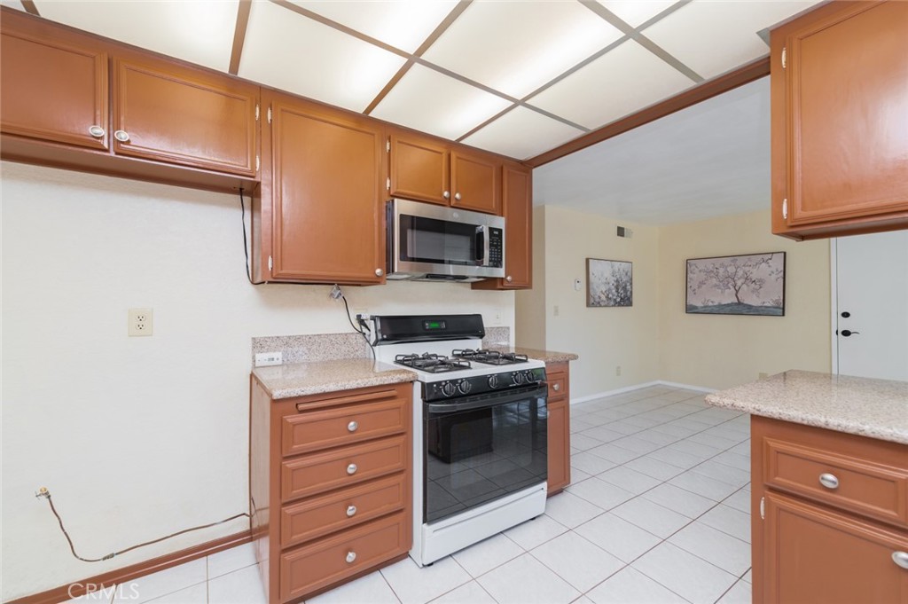 521 Avenida Presidio