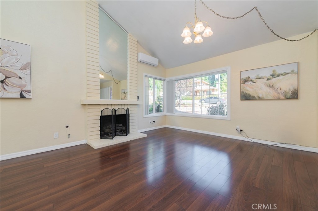 521 Avenida Presidio