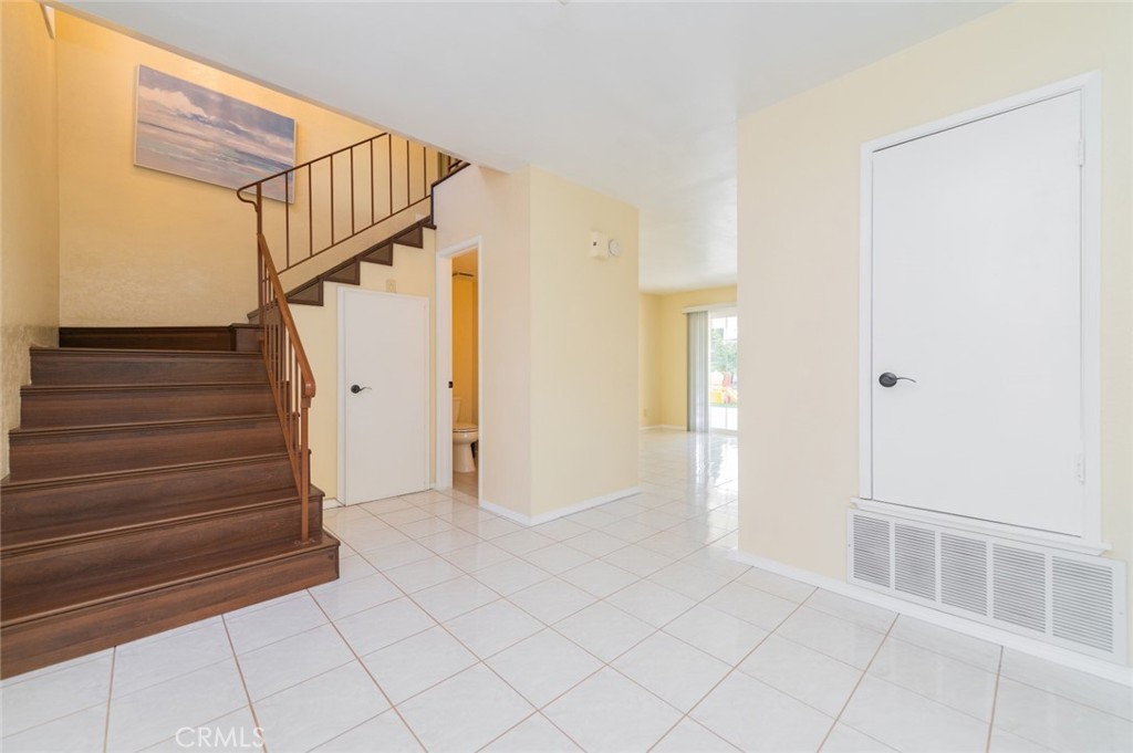 521 Avenida Presidio