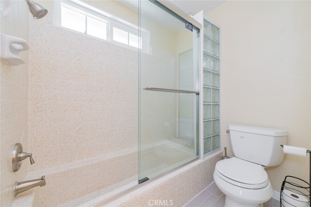 521 Avenida Presidio