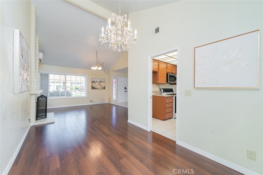 521 Avenida Presidio