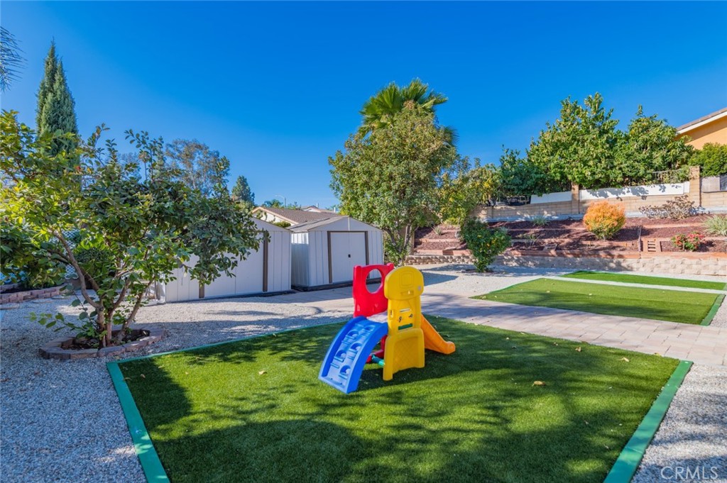 521 Avenida Presidio