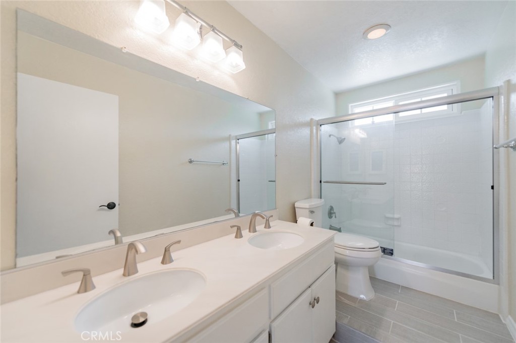 521 Avenida Presidio