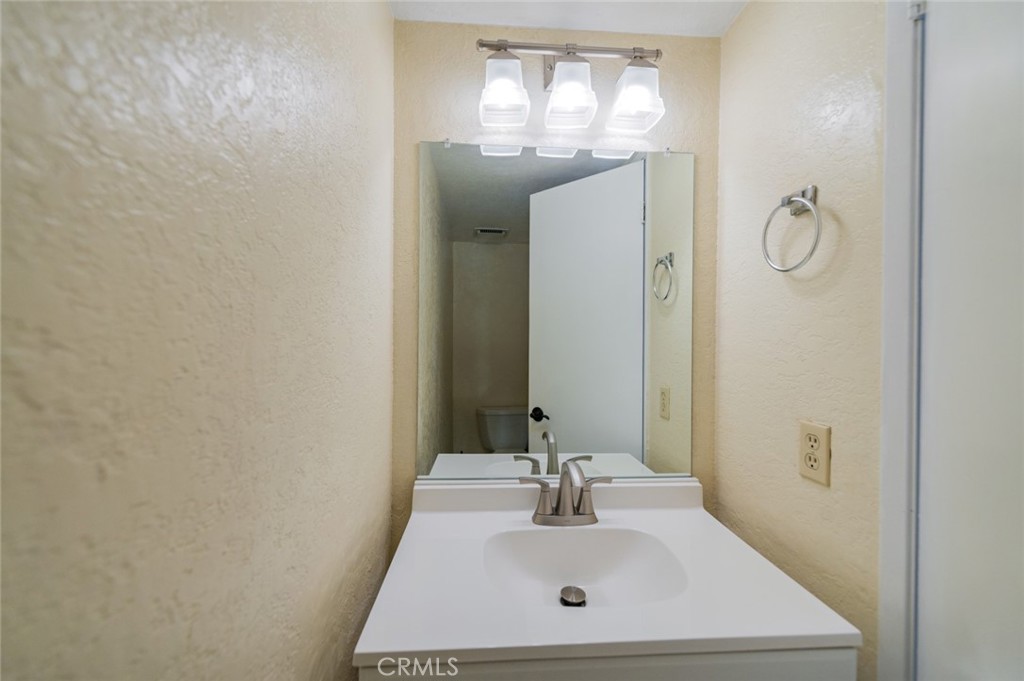 521 Avenida Presidio