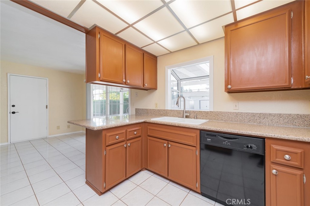 521 Avenida Presidio