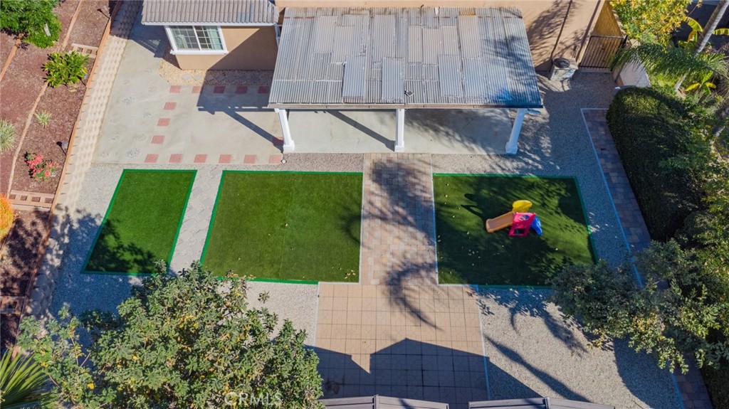 521 Avenida Presidio