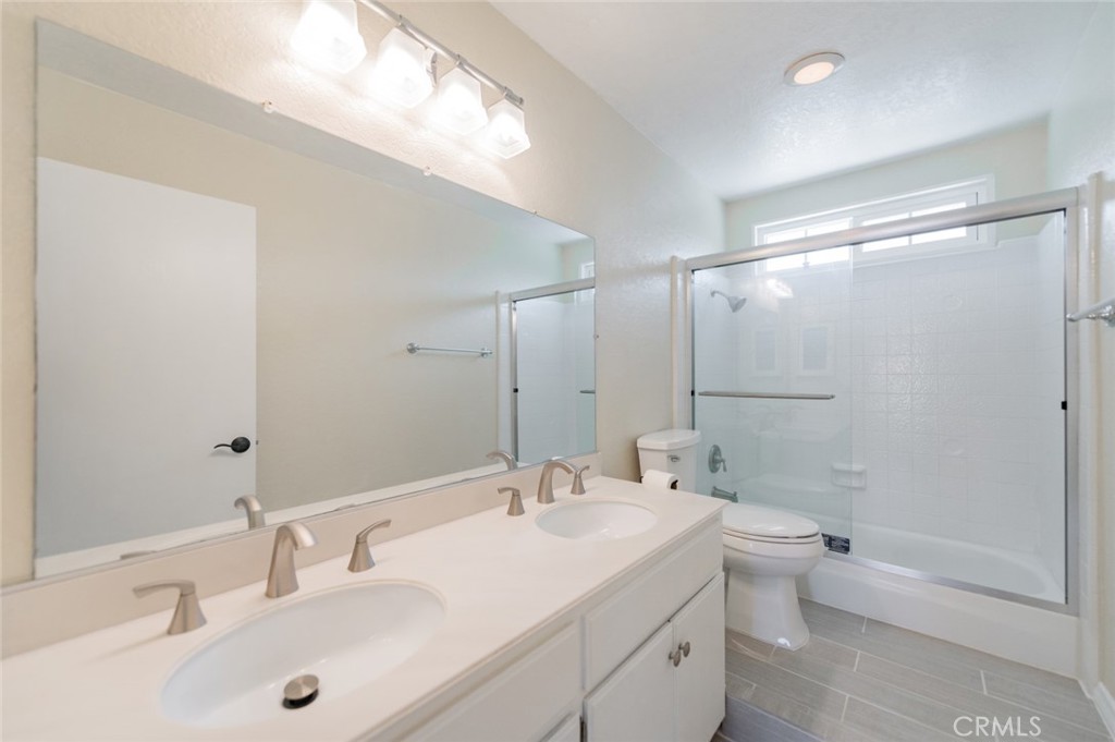 521 Avenida Presidio