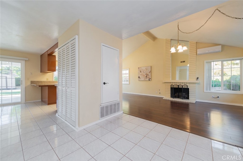 521 Avenida Presidio