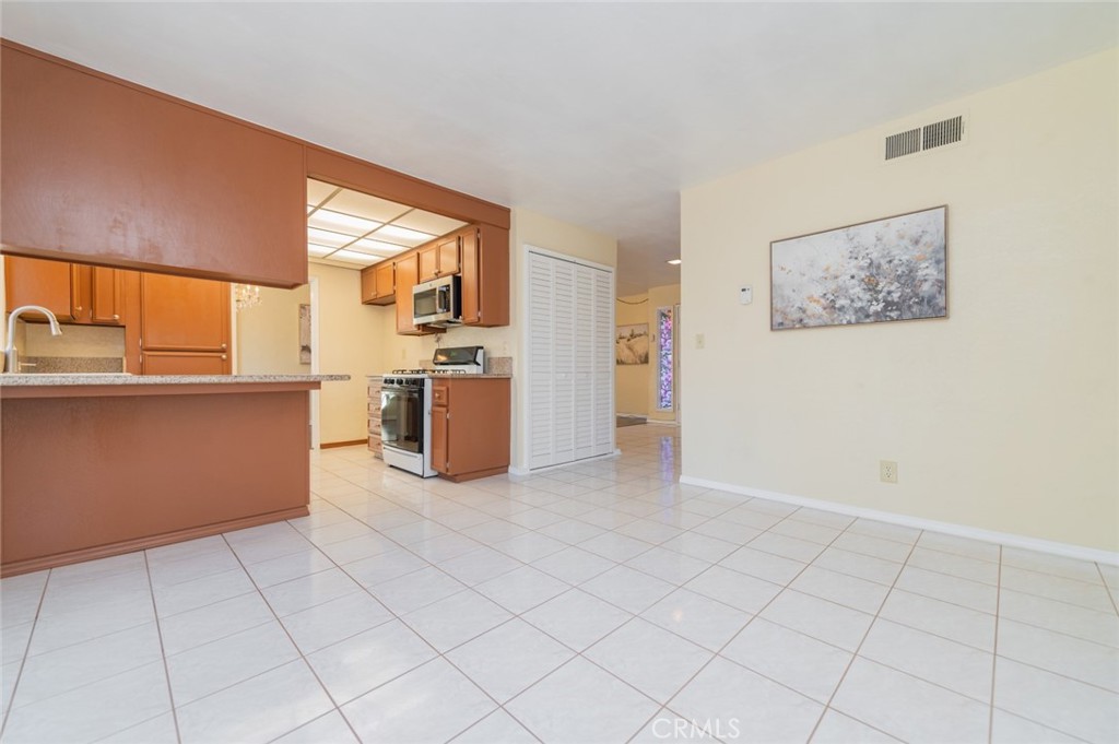 521 Avenida Presidio