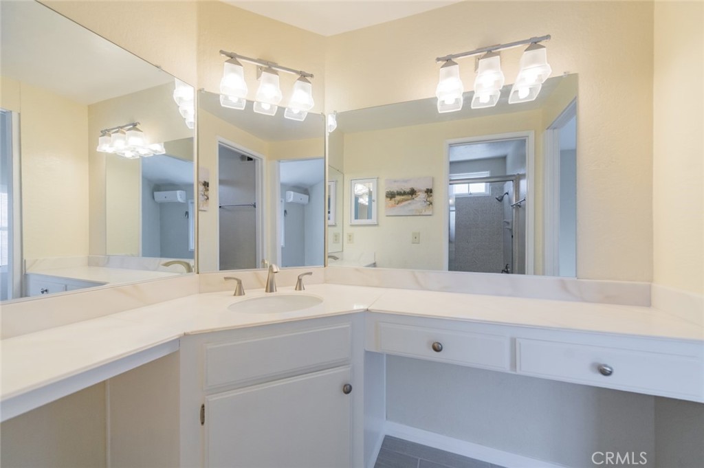 521 Avenida Presidio