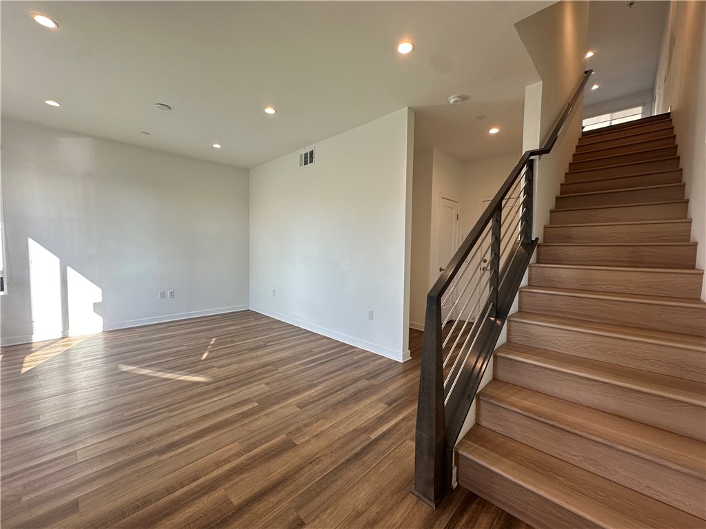 1654 Pomona Ave Avenue