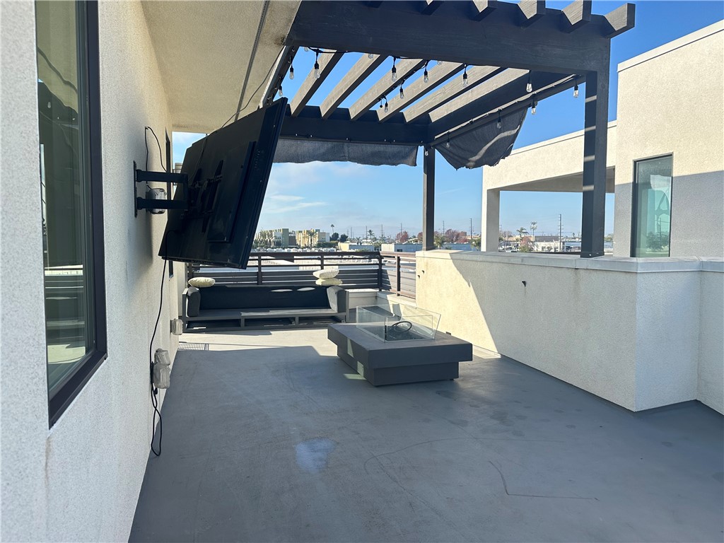 1654 Pomona Ave Avenue