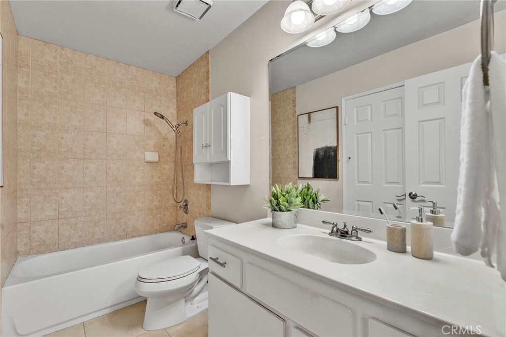 1120 Cleghorn Drive F