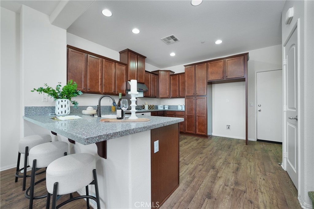 8011 City View Place