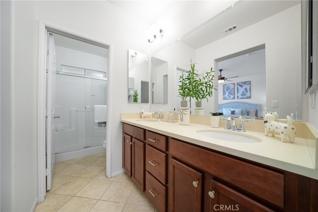 8011 City View Place