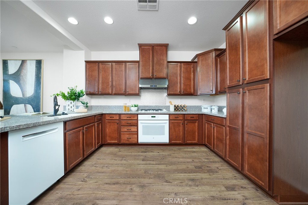 8011 City View Place