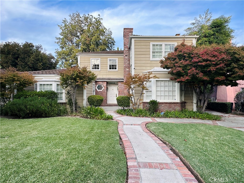 2210 El Molino Place