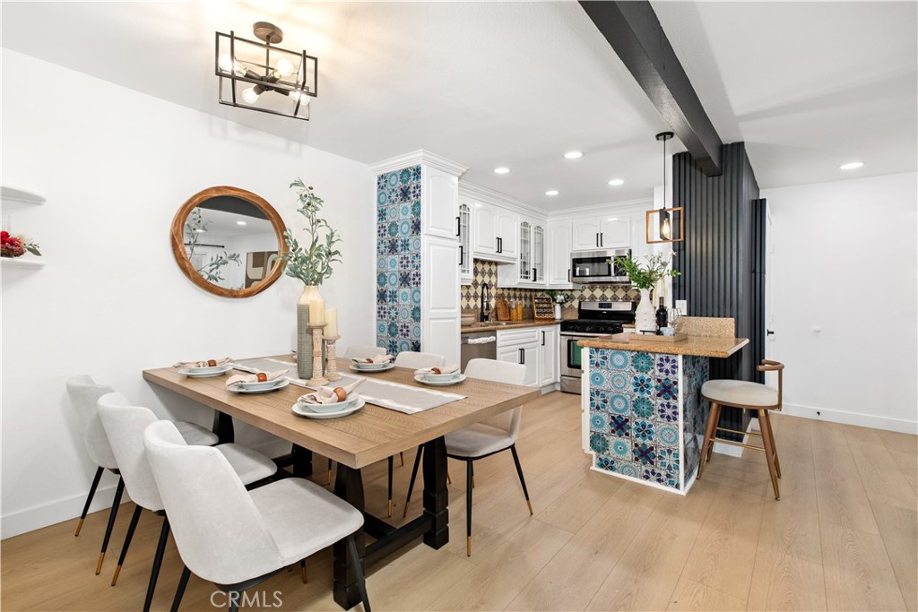 1001 W Macarthur Boulevard 99