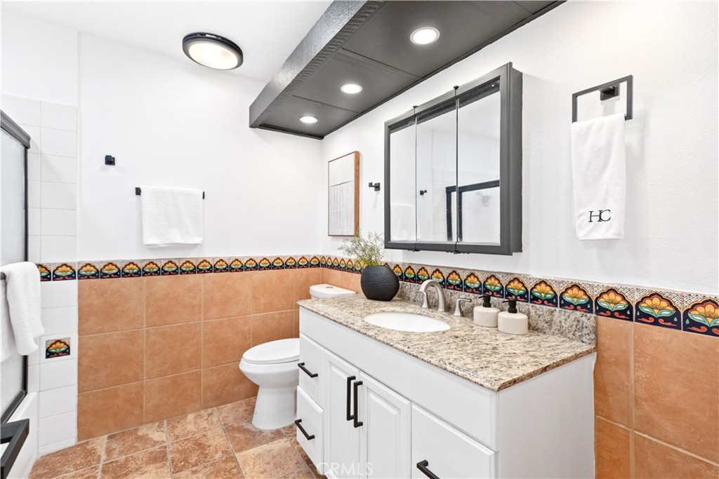 1001 W Macarthur Boulevard 99