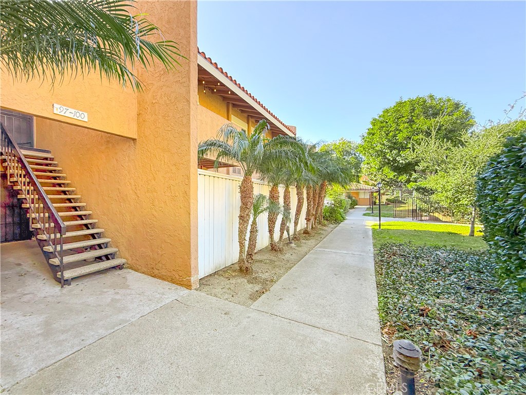 1001 W Macarthur Boulevard 99