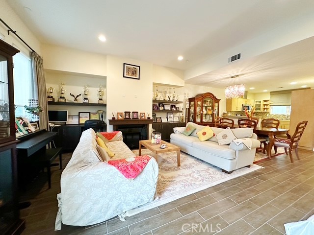 4541 Colfax Avenue 111