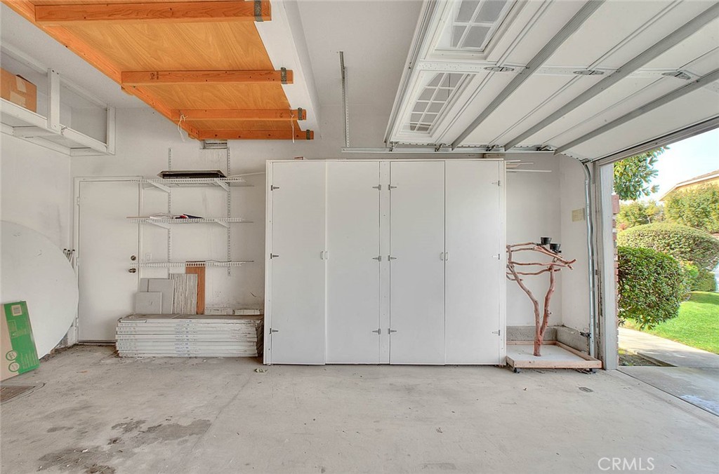 15047 Avenida Compadres