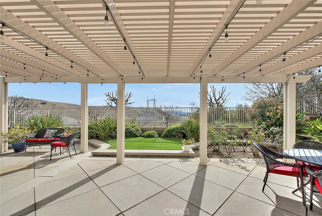 15047 Avenida Compadres