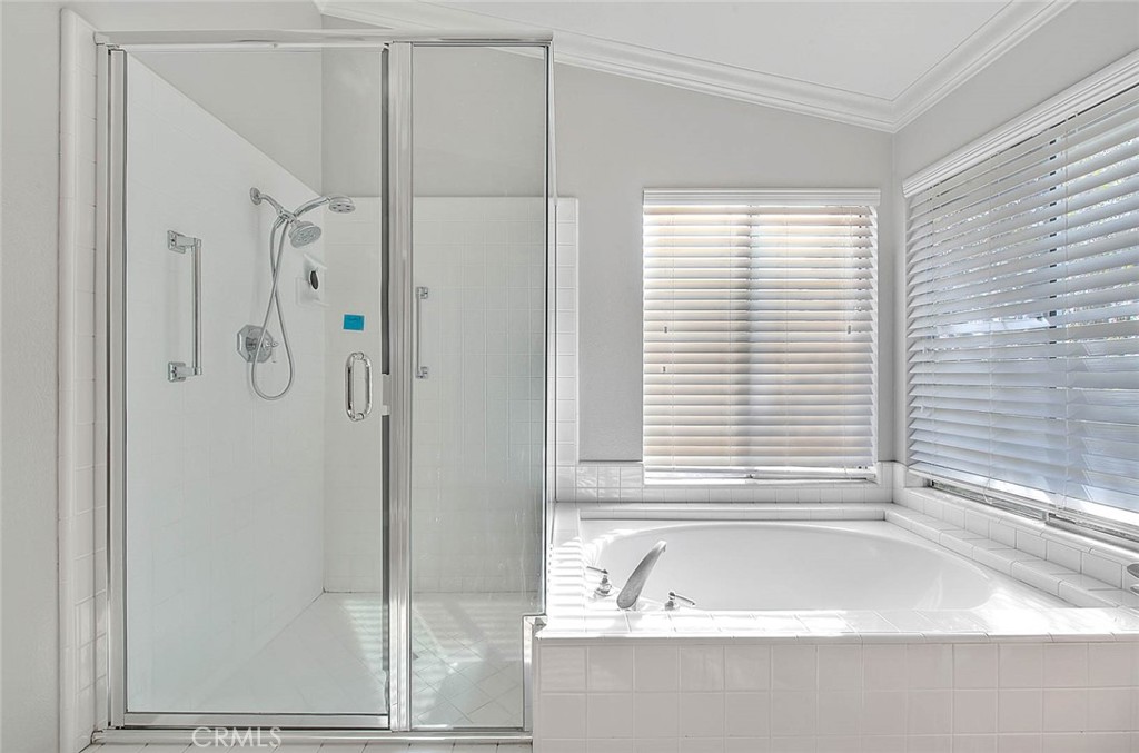 15047 Avenida Compadres