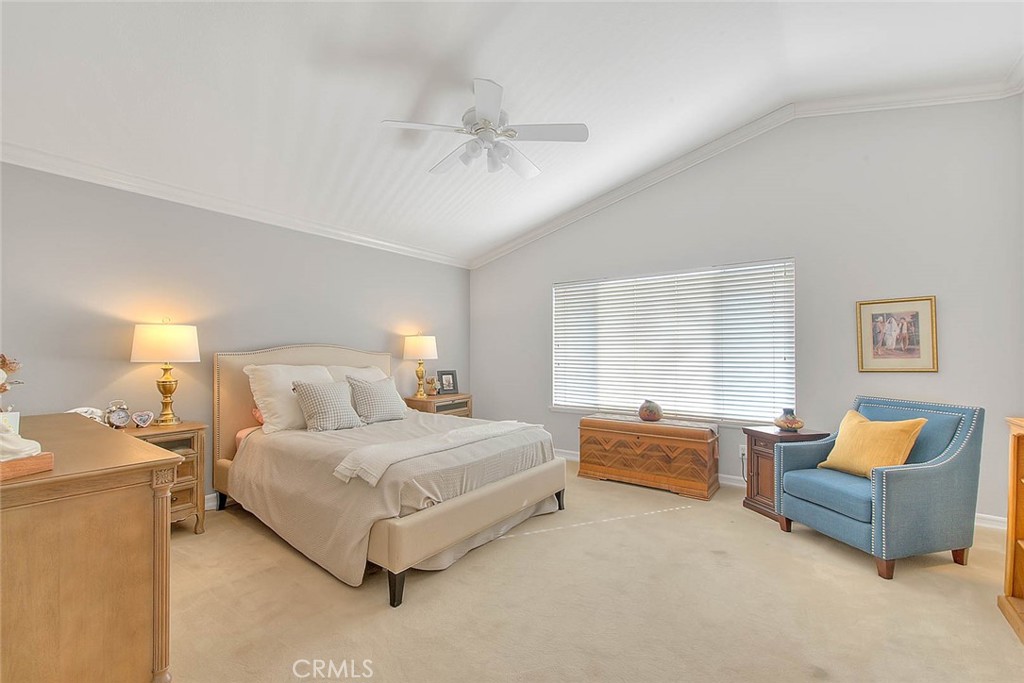 15047 Avenida Compadres