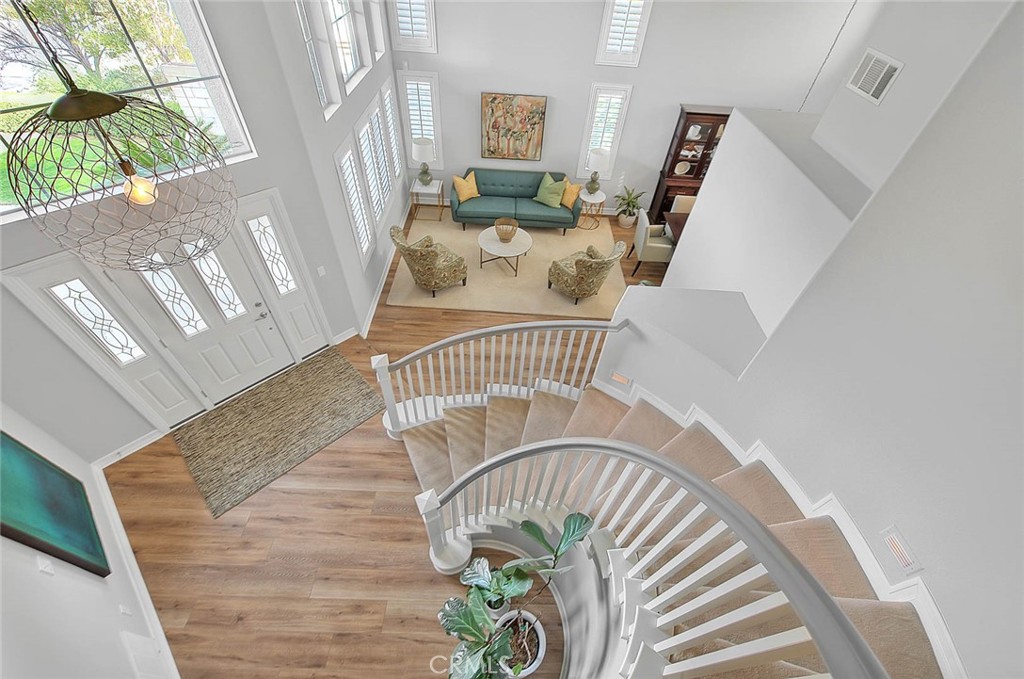 15047 Avenida Compadres