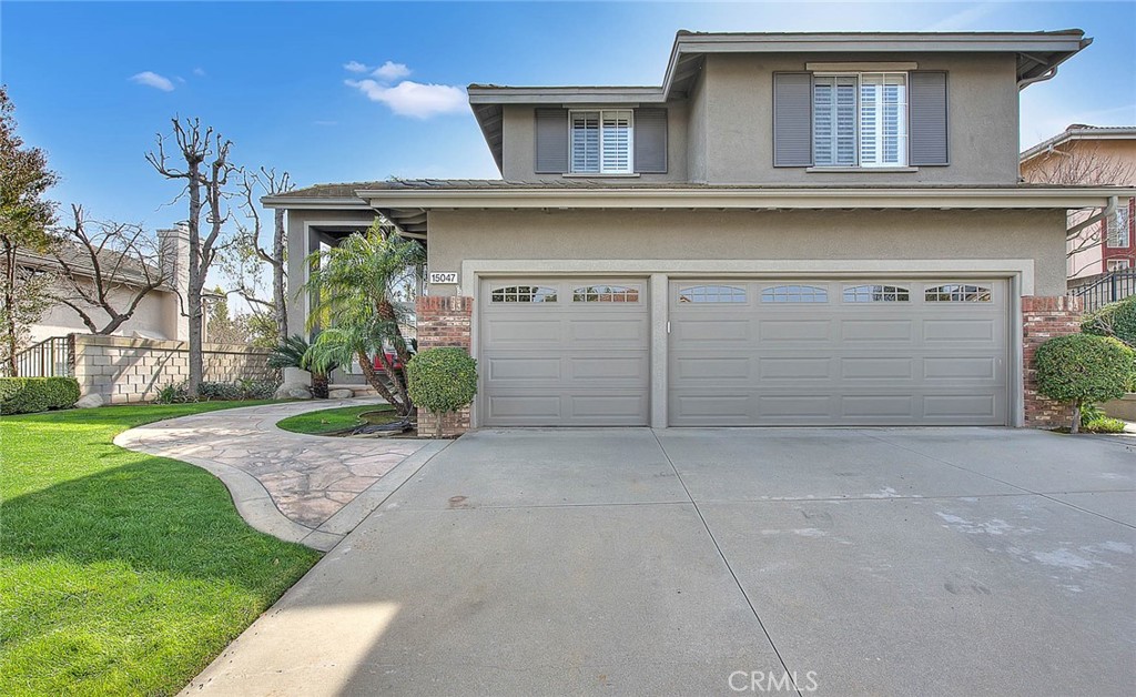 15047 Avenida Compadres