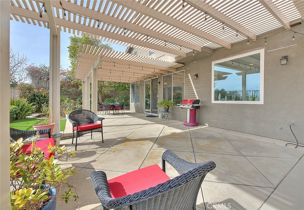 15047 Avenida Compadres