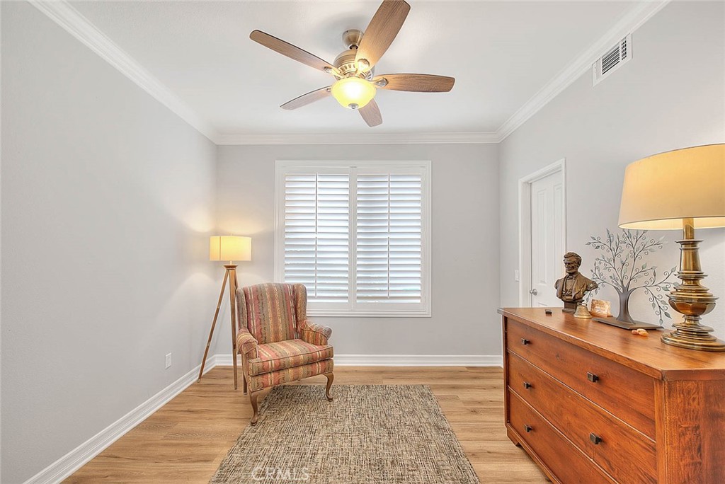 15047 Avenida Compadres