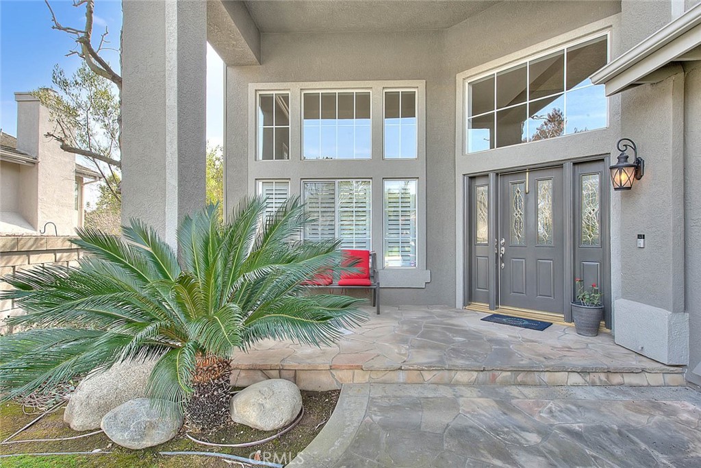 15047 Avenida Compadres