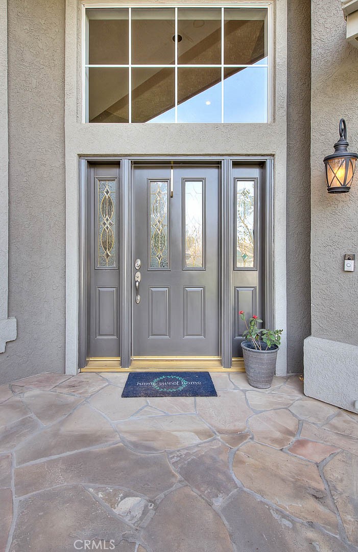 15047 Avenida Compadres